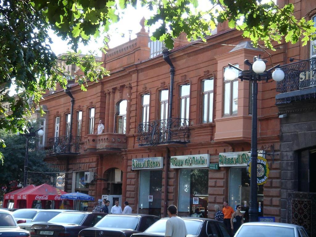Downtown Inn Jerevan Buitenkant foto
